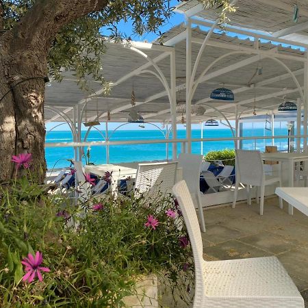 B&B Direttamente Sul Mare Da Antonino 마티나타 외부 사진