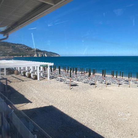 B&B Direttamente Sul Mare Da Antonino 마티나타 외부 사진